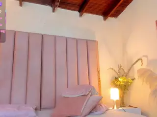 nicolle-hall18's Live Sex Cam Show