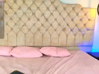 Victoria-Adams14's Live Sex Cam Show