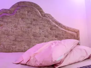 Victoria-Adams14's Live Sex Cam Show