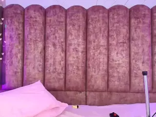 Victoria-Adams14's Live Sex Cam Show