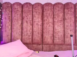 Victoria-Adams14's Live Sex Cam Show
