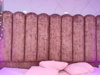 Victoria-Adams14's Live Sex Cam Show