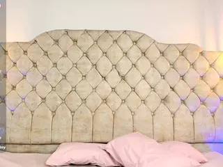 Victoria-Adams14's Live Sex Cam Show