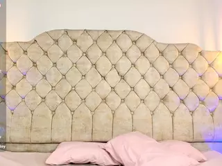 Victoria-Adams14's Live Sex Cam Show