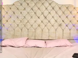 Victoria-Adams14's Live Sex Cam Show