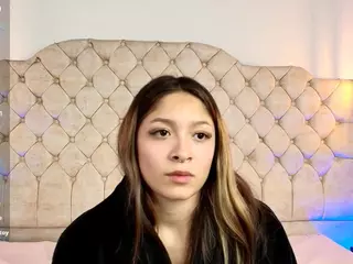 Victoria-Adams14's Live Sex Cam Show