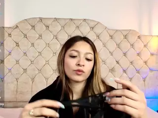 Victoria-Adams14's Live Sex Cam Show