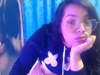 rrocyyomature's Live Sex Cam Show