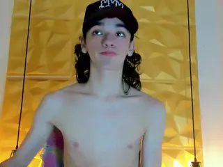 JuliiDollBigdick's Live Sex Cam Show