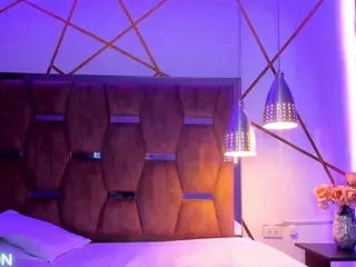Lynnet's Live Sex Cam Show
