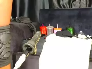 Assiology's Live Sex Cam Show
