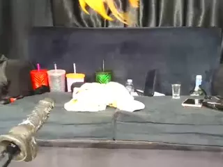 Assiology's Live Sex Cam Show