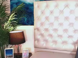 Yoiku's Live Sex Cam Show