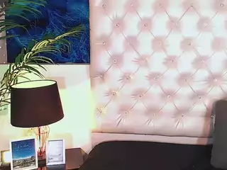 Yoiku's Live Sex Cam Show
