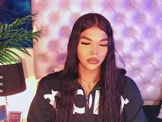 Yoiku's Live Sex Cam Show