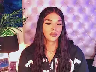 Yoiku's Live Sex Cam Show