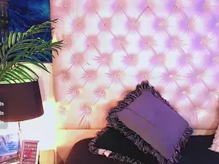 Yoiku's Live Sex Cam Show