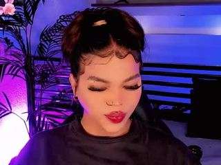 Live cam show with Yoiku