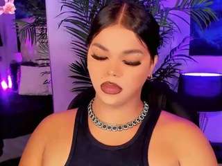 Live cam show with Yoiku