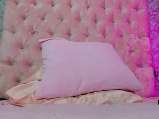 Akilla-Queen's Live Sex Cam Show