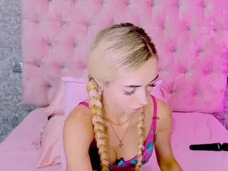 Akilla-Queen's Live Sex Cam Show