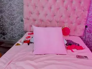 Akilla-Queen's Live Sex Cam Show