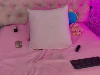 Live cam show with Akilla-Queen