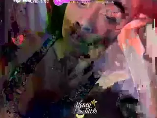 Honeydew's Live Sex Cam Show