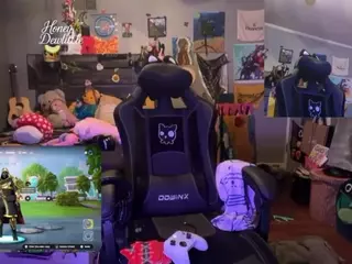 Honeydew's Live Sex Cam Show