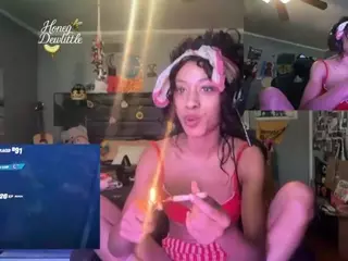 Honeydew's Live Sex Cam Show