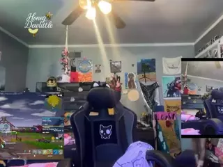 Honeydew's Live Sex Cam Show