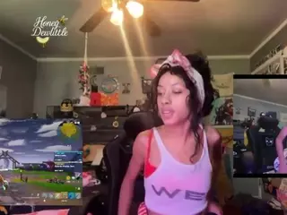 Honeydew's Live Sex Cam Show