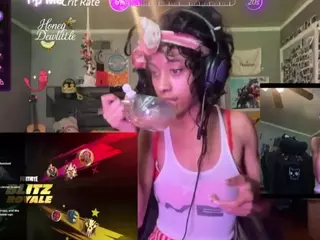 Honeydew's Live Sex Cam Show