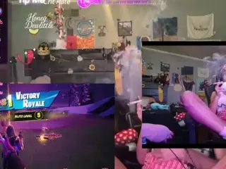 Honeydew's Live Sex Cam Show