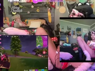 Honeydew's Live Sex Cam Show