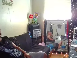 pappyslilfreak's Live Sex Cam Show