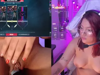 PetiteSofia's Live Sex Cam Show