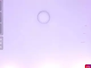 liaa-18's Live Sex Cam Show