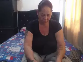 matureemessyy's Live Sex Cam Show