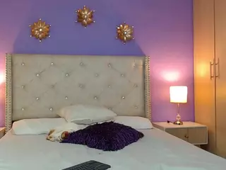 Mia-coluccii's Live Sex Cam Show