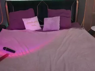 MonAmourR's Live Sex Cam Show