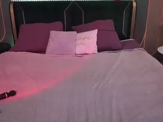 MonAmourR's Live Sex Cam Show