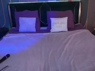 MonAmourR's Live Sex Cam Show
