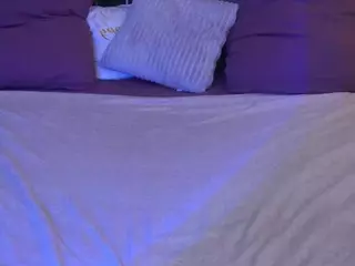 MonAmourR's Live Sex Cam Show