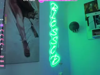 milley-rose's Live Sex Cam Show