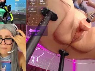 AlessiaDouce's Live Sex Cam Show
