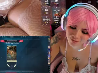 AlessiaDouce's Live Sex Cam Show