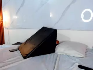 jazmiin-z-bigass's Live Sex Cam Show