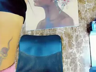 SEXYYBRII's Live Sex Cam Show