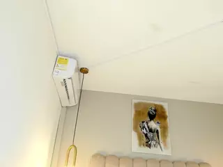 Lia-Angels's Live Sex Cam Show